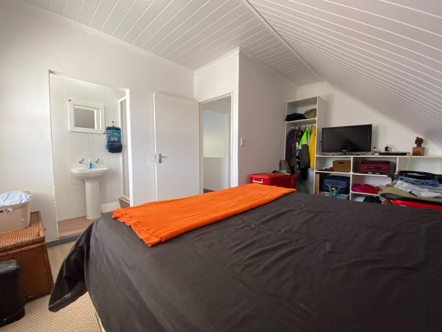 7 Bedroom Property for Sale in Myburgh Park Western Cape